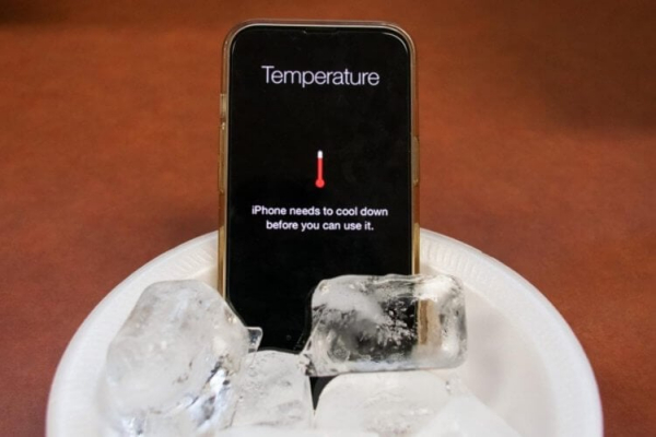 Apple рассказала, как нельзя охлаждать iPhone в жару, чтобы не испортить его